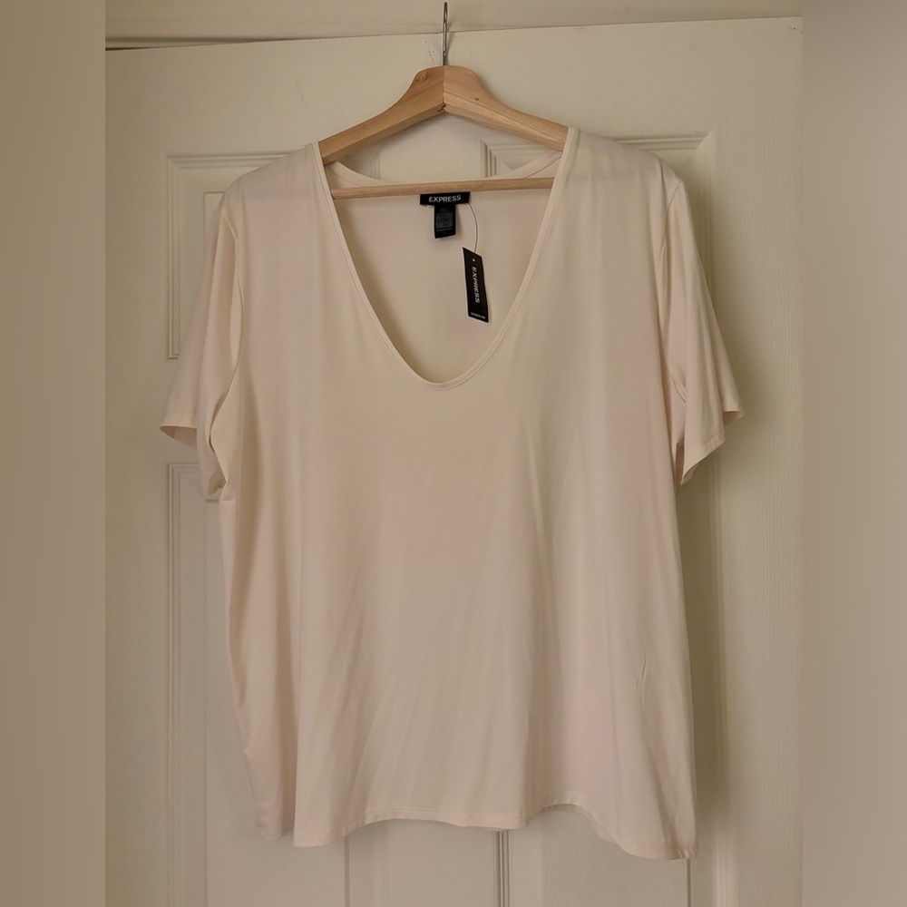 NWT Express Soft and Silky Tee